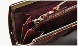 leather-gのがま口財布のマチ