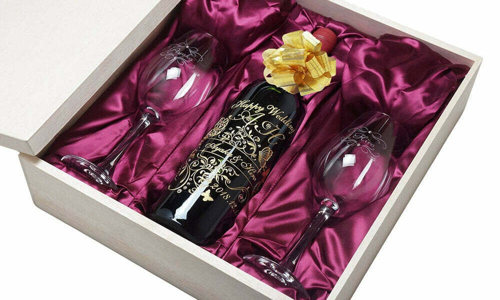 世界に一つの誕生日プレゼント・名入れワインとワイングラス